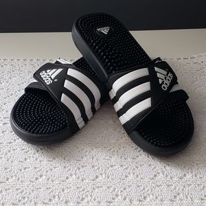 Woman's Adidas sliders size 7